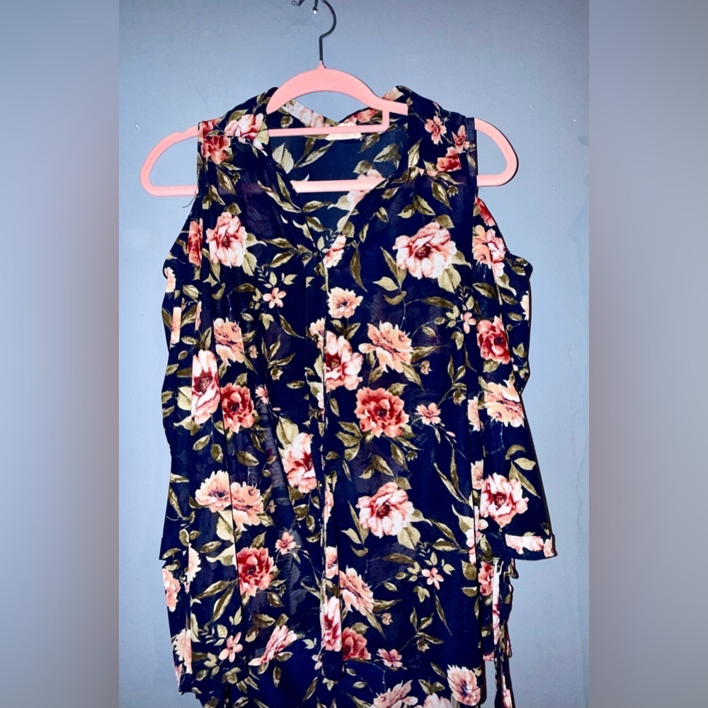 🌺 EMBER Floral Cold‑Shoulder Blouse – Size M